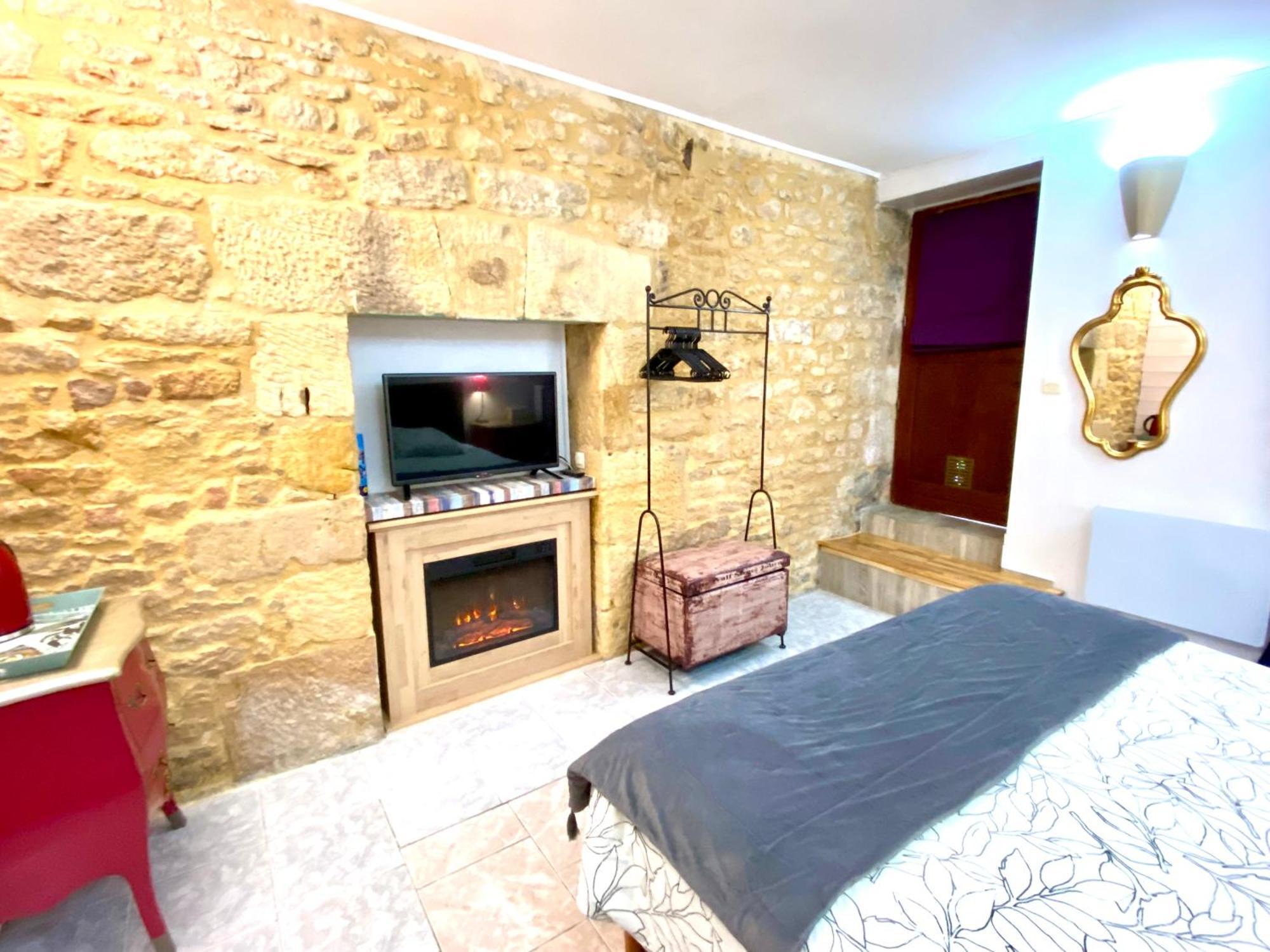 La Clef Des Songes - Chambres Climatisees - Sarlat Centre - Parking Gratuit - Piscine, Spa Et Massages A 400Metres Esterno foto