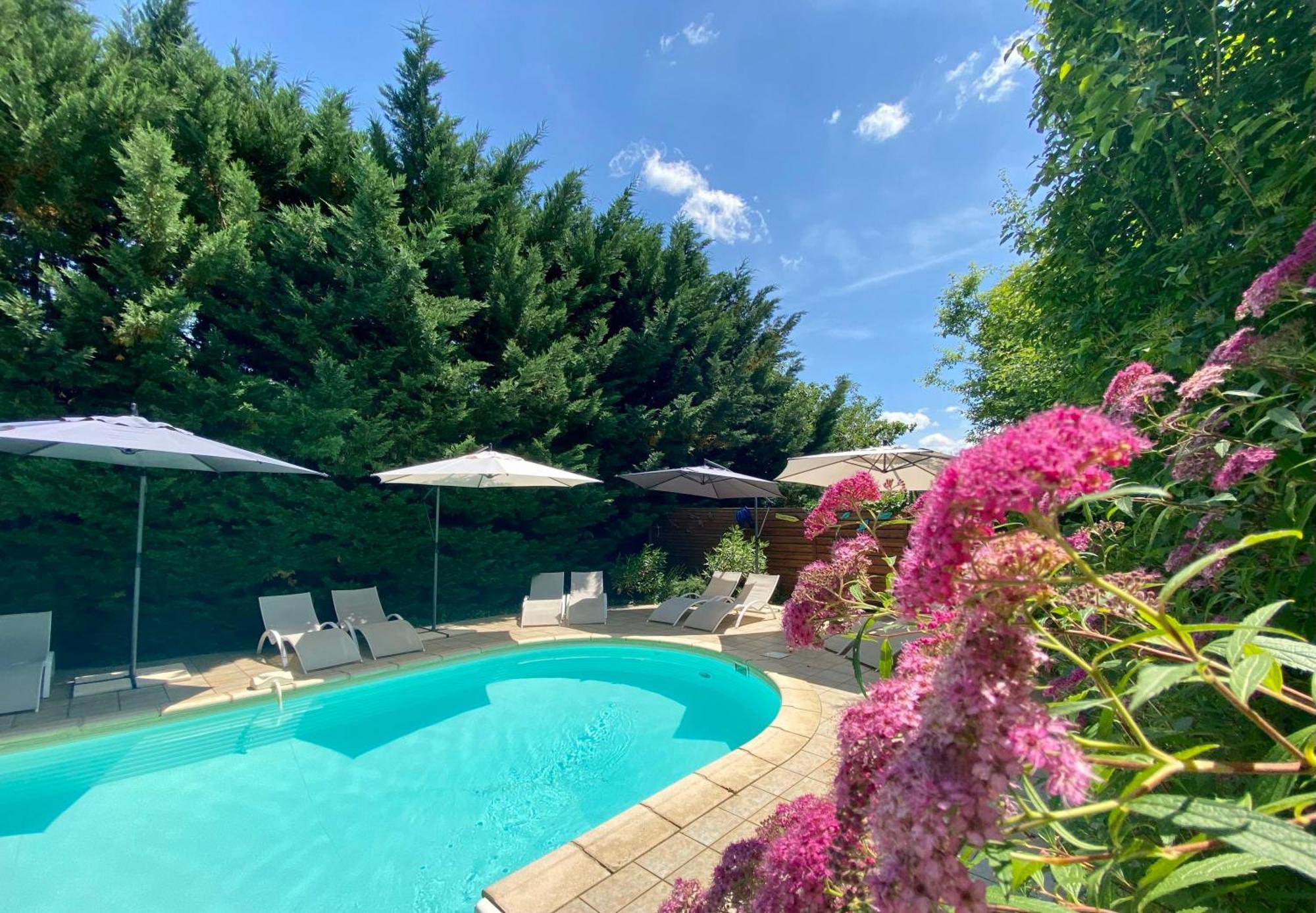 La Clef Des Songes - Chambres Climatisees - Sarlat Centre - Parking Gratuit - Piscine, Spa Et Massages A 400Metres Esterno foto