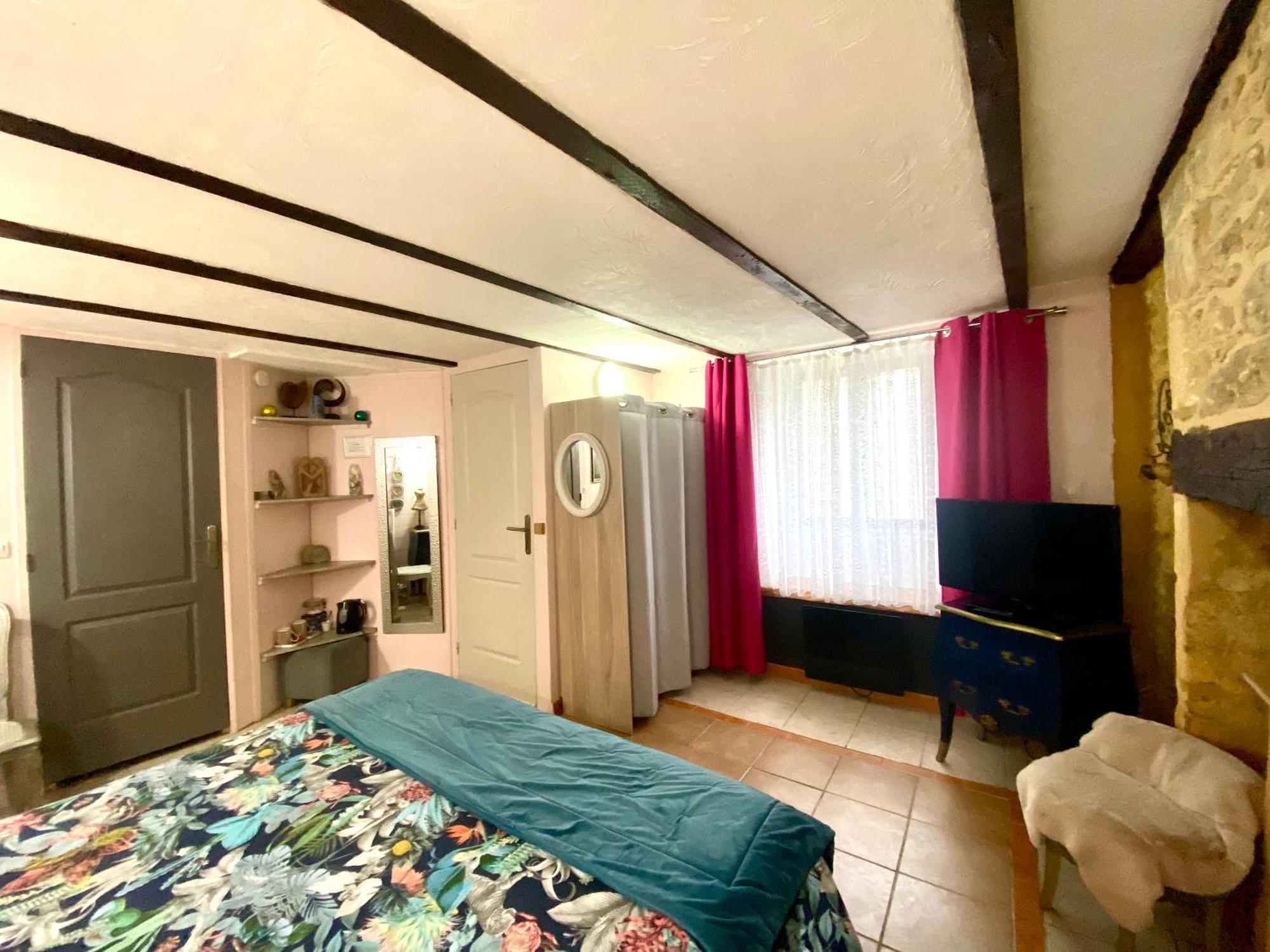 La Clef Des Songes - Chambres Climatisees - Sarlat Centre - Parking Gratuit - Piscine, Spa Et Massages A 400Metres Esterno foto