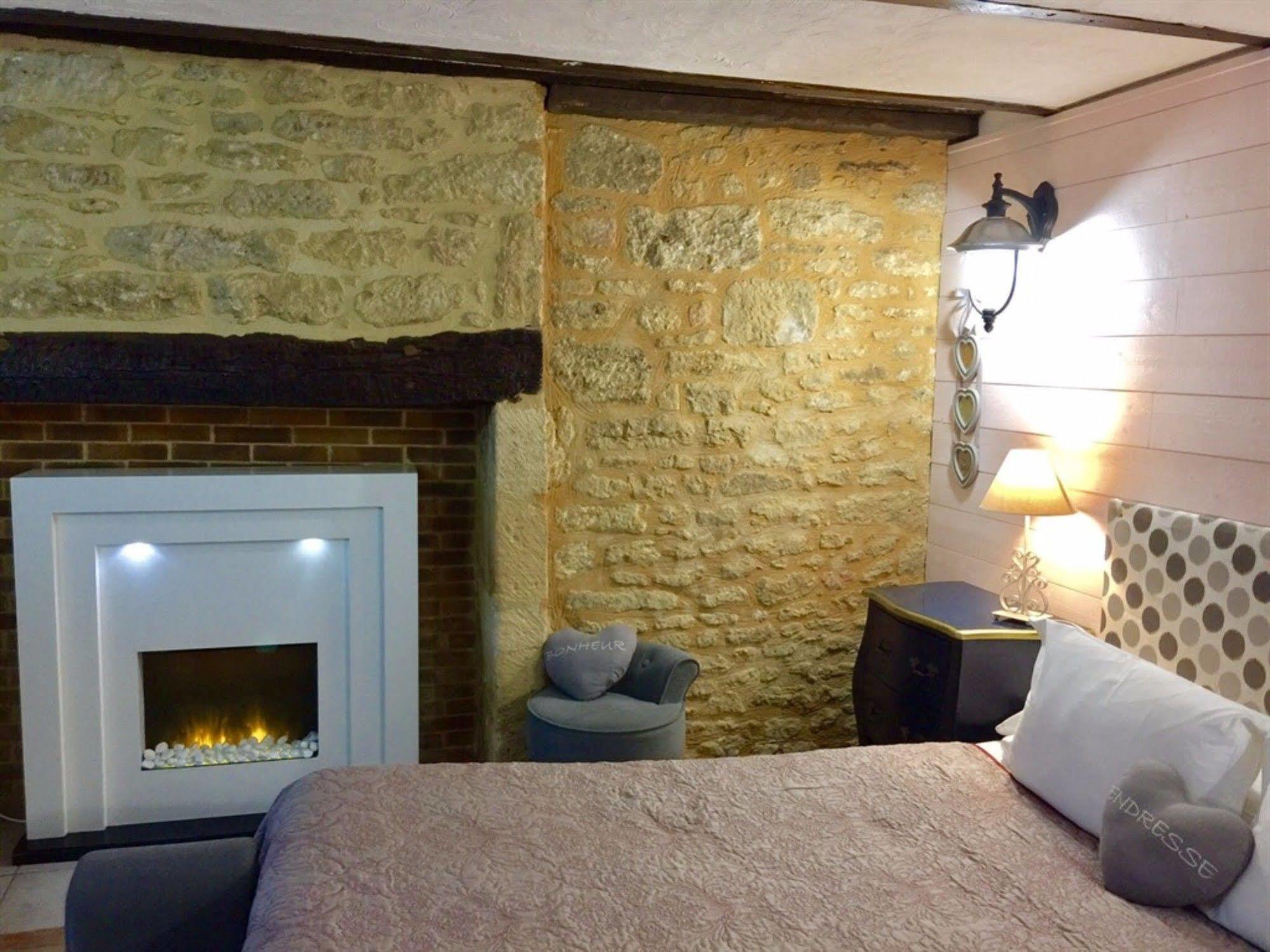 La Clef Des Songes - Chambres Climatisees - Sarlat Centre - Parking Gratuit - Piscine, Spa Et Massages A 400Metres Esterno foto
