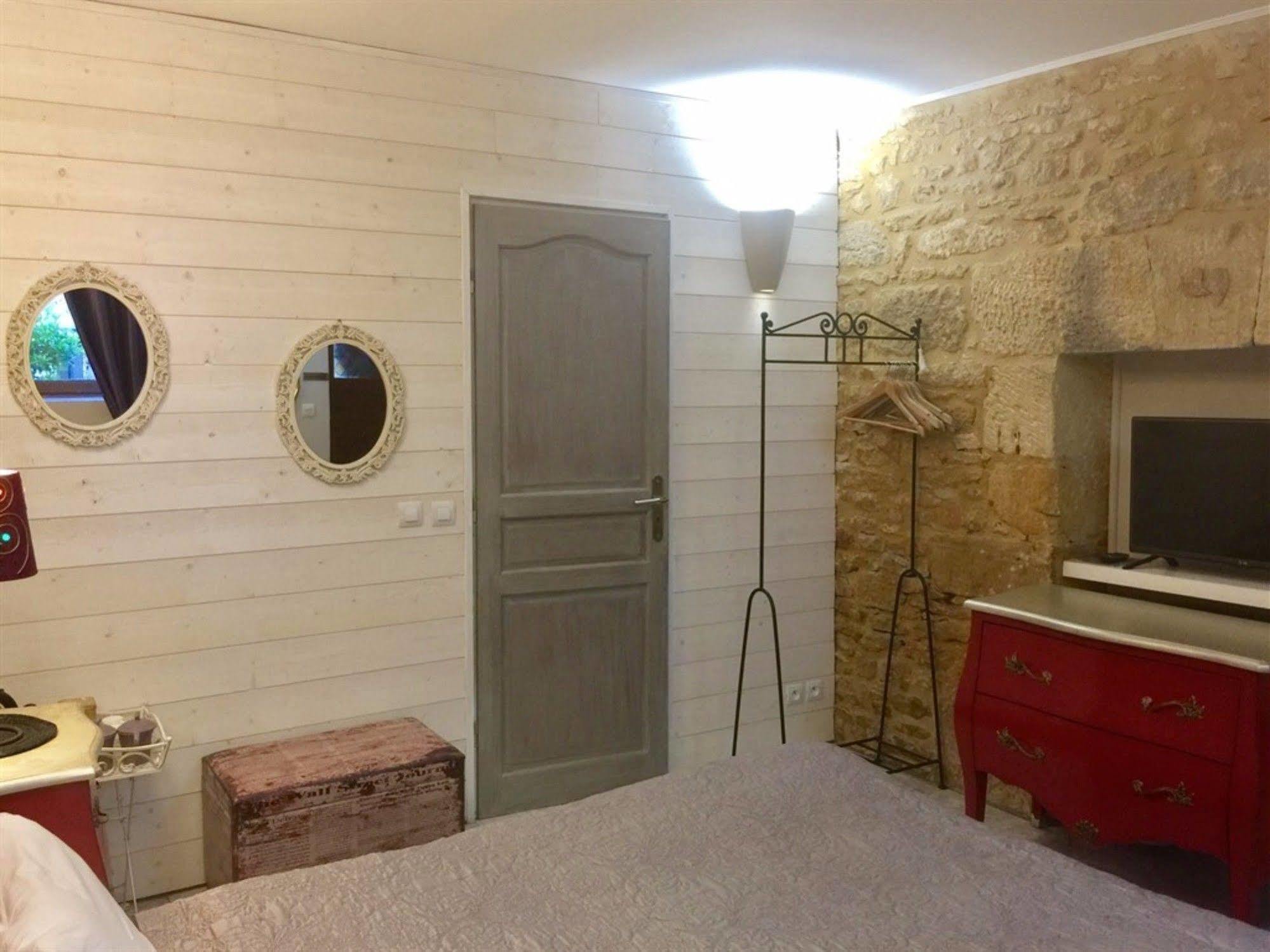 La Clef Des Songes - Chambres Climatisees - Sarlat Centre - Parking Gratuit - Piscine, Spa Et Massages A 400Metres Esterno foto